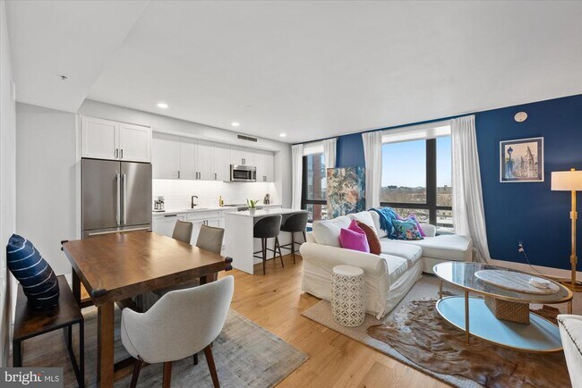1211 Van St SE Unit 601
