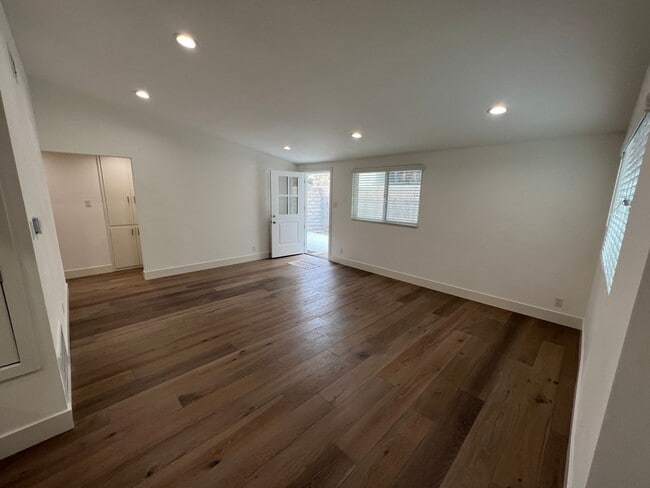 Photo - 1164 Shelburn Ln