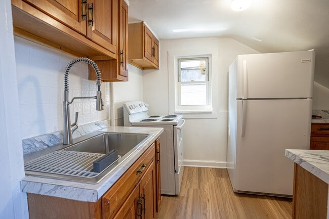 Photo - 4711 Branchville Rd