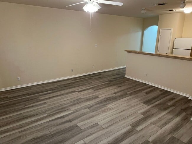 Photo - 7818 Kingsbury Wood Unidad 3