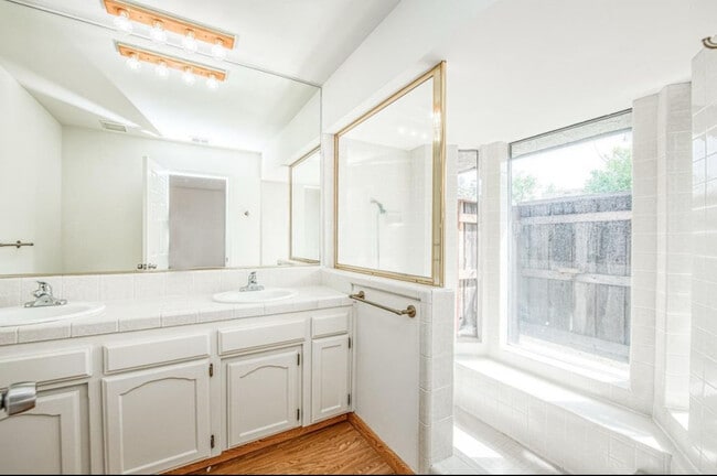 Photo - 6376 N Forestiere Ave