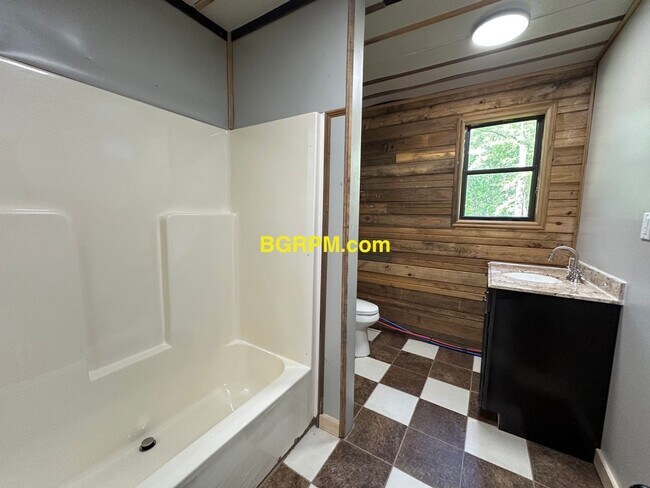 Photo - 3 Bed 2 Bath