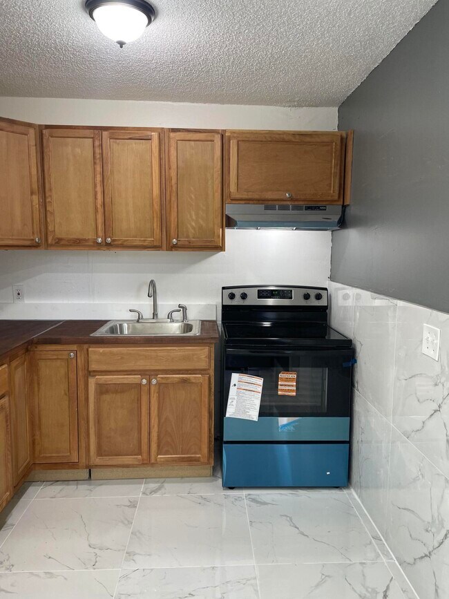 Photo - 8131 SW 6th St