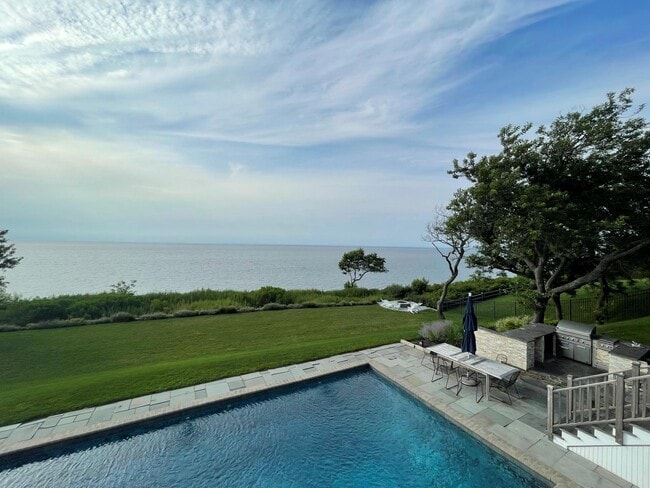 Photo - 580 Lloyds Ln