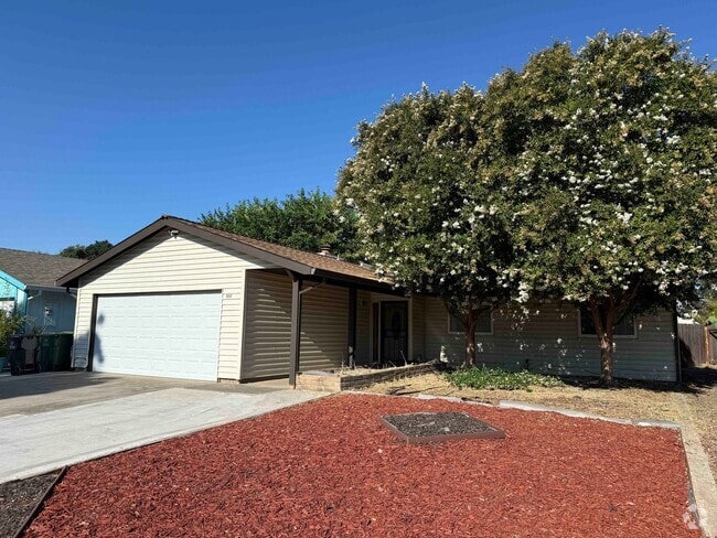 Building Photo - Elk Grove 3 Bed 2 Bath Rental