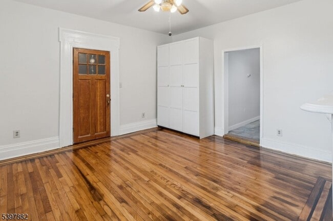 Photo - 310 Paterson Plank Rd Unit 1R