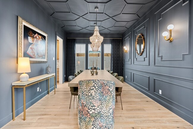 Photo - 6626 Saxet St