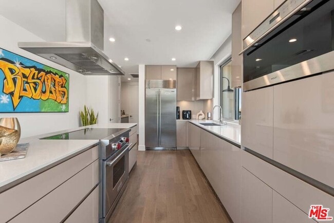 Photo - 728 N Sweetzer Ave Unidad 401