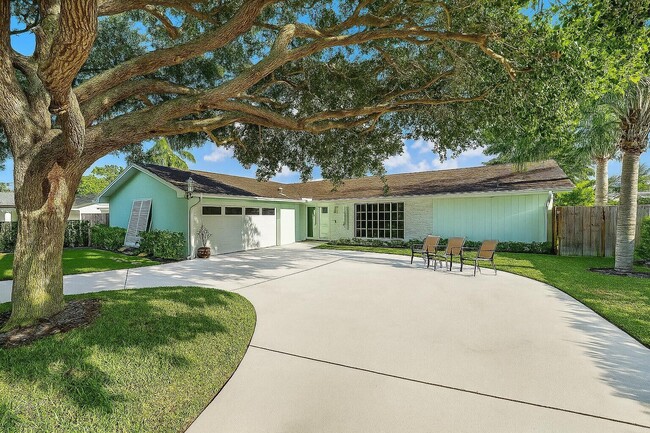 Photo - 4193 Hyacinth Cir N