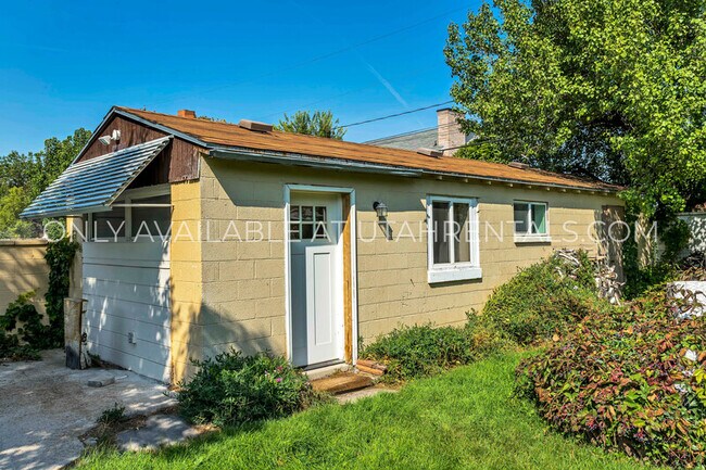 299 E 3200 N St