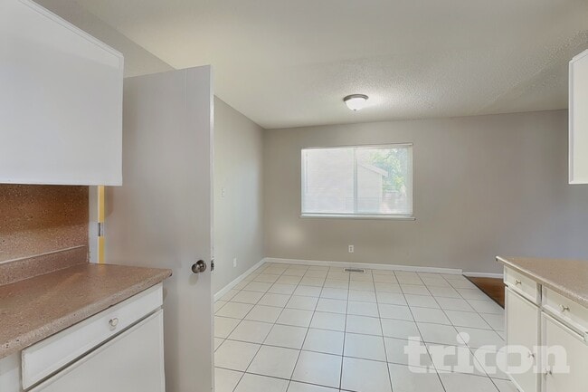 2830 Judith Ln