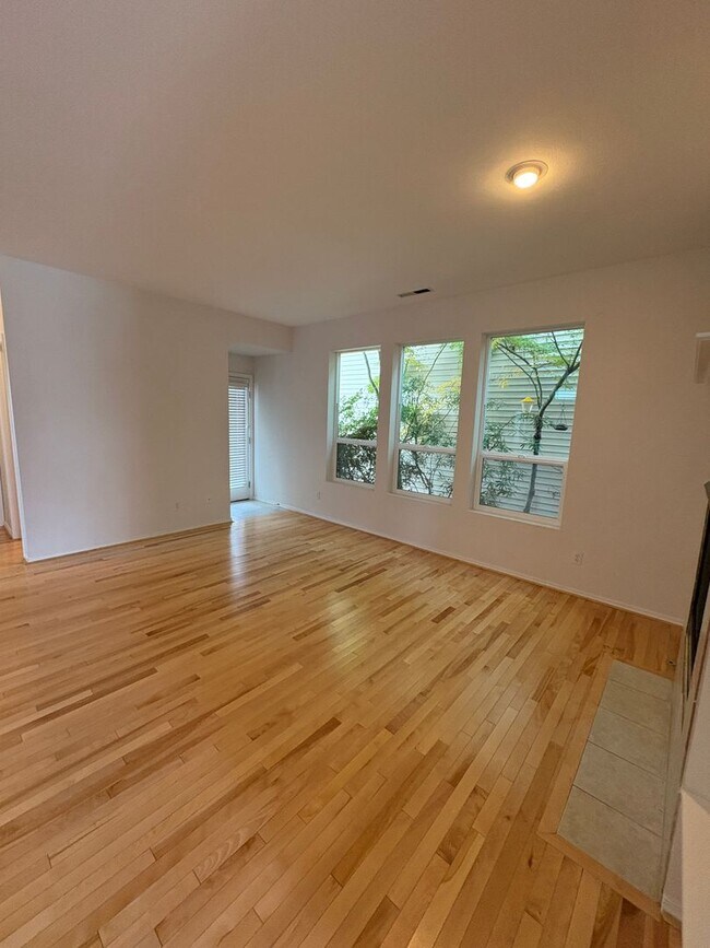 Photo - Available now- Beautiful like-new rental i...