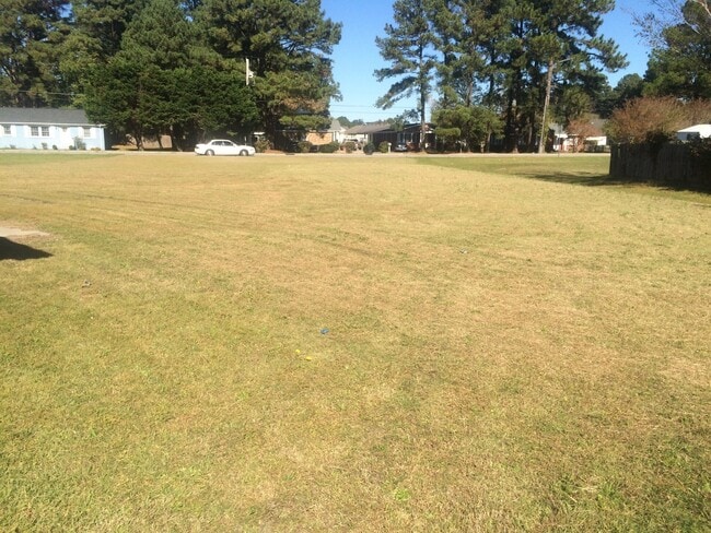 Photo - Beautiful Home with a Great Location In Town