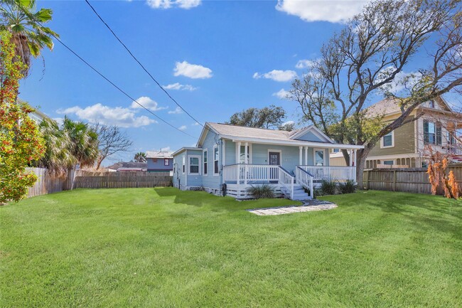 Photo - 5801 Avenue S 1/2