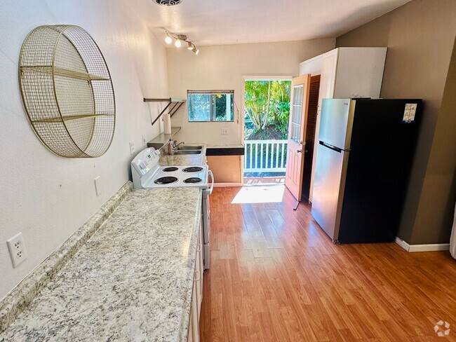 Building Photo - 1620 Kaupakalua Rd Unit Kaupakalua 3/2 Rental