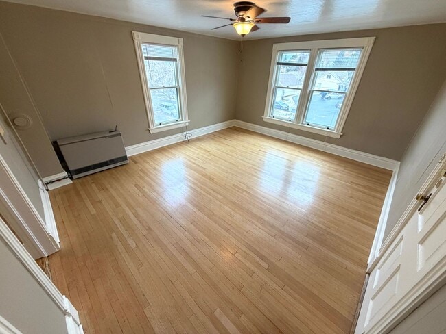 Photo - 676 N Davis St Unidad 4