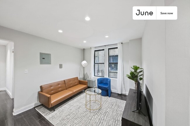 Building Photo - 23 E 109th St