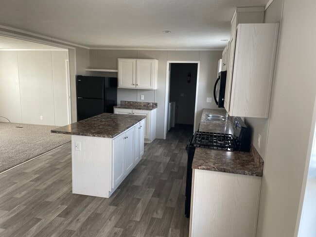 Photo - 46000 Geddes Rd