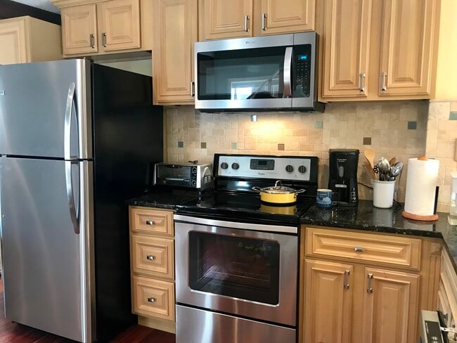 Photo - 122 Newport Bay Dr