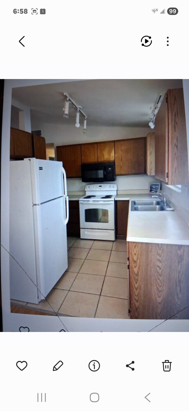 Photo - 112 Laura St