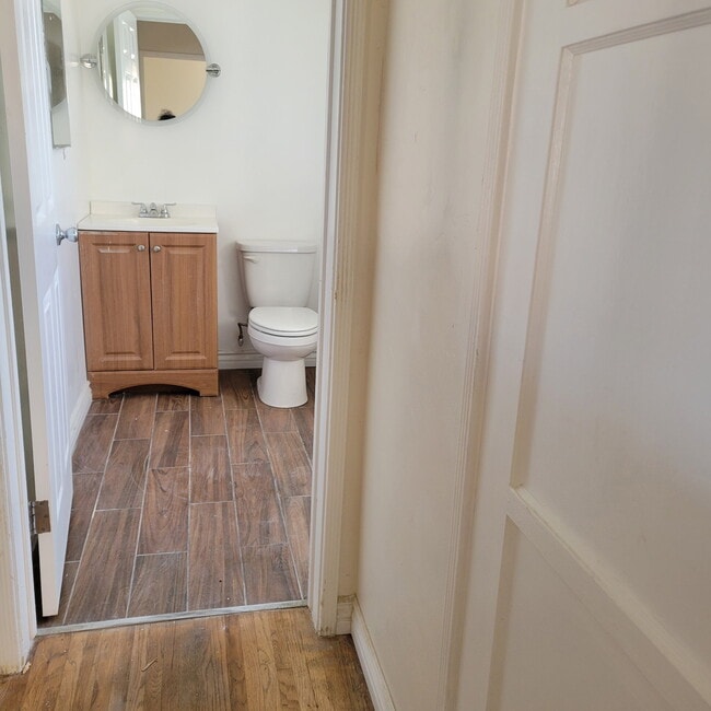 Photo - 731 E Providencia Ave Unit A