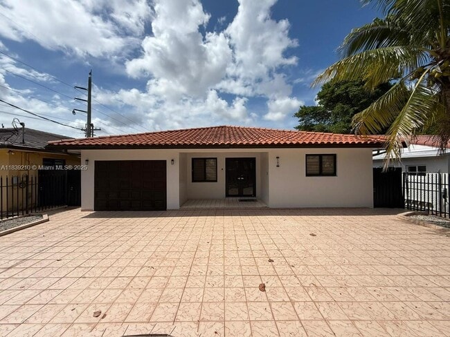 Building Photo - 4285 SW 7th St Rental