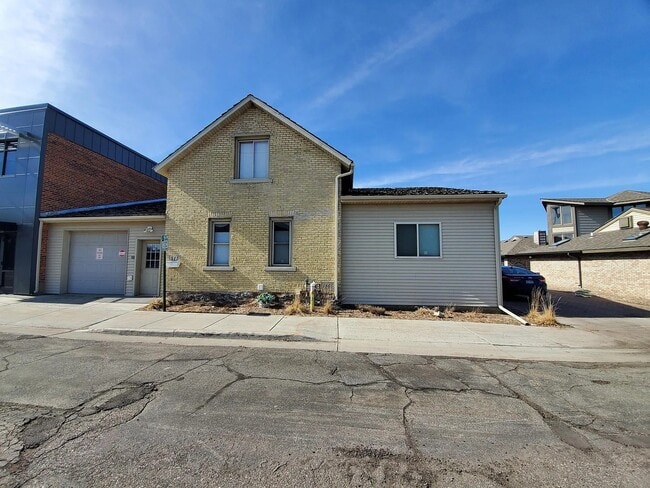 Photo - 515 2nd St N