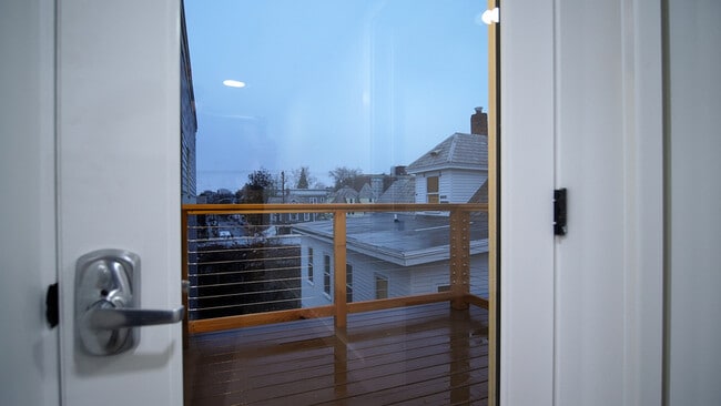 15 Hungerford Terrace Unit 15