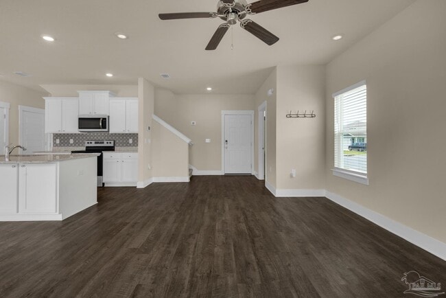 Photo - 5865 Danbury Blvd