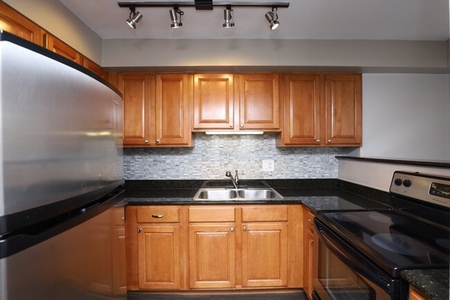 Photo - 4334 N Hazel St Unit 804