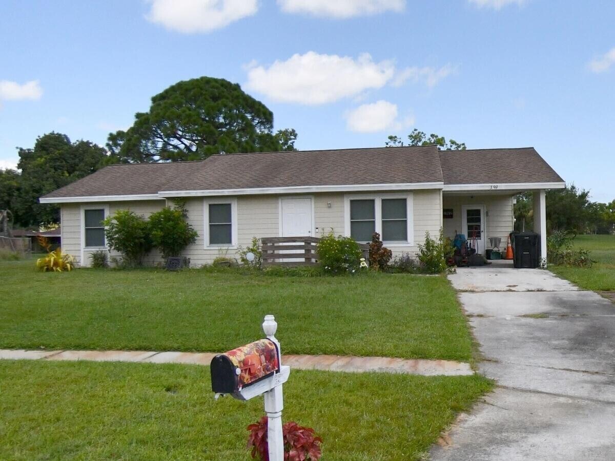 Photo - 399 NE Cullman Ct