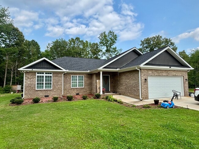 Building Photo - Coming Soon – Spacious 4 Bedroom, 3 Bathroom Custom-Built Home for Rent!