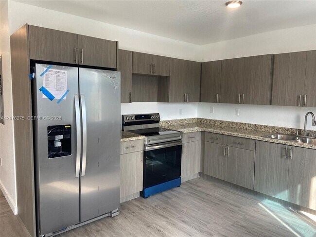 Building Photo - 1781 NW 65th St Unit 1783
