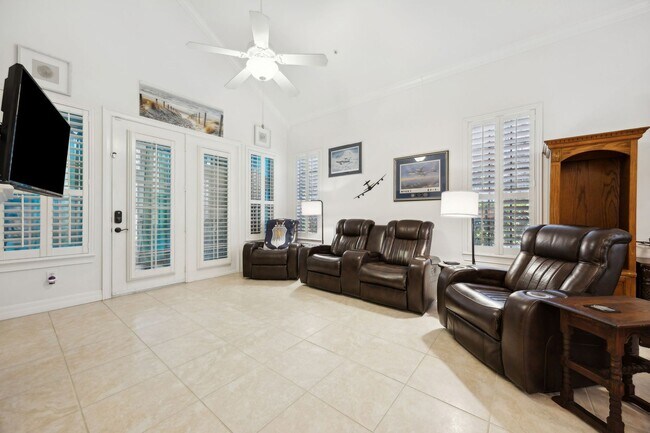 Photo - WALK TO THE BEACH!