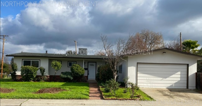 2 Rooms Available in Spacious 4-Bedroom Ho... - 2 Rooms Available in Spacious 4-Bedroom Ho... House