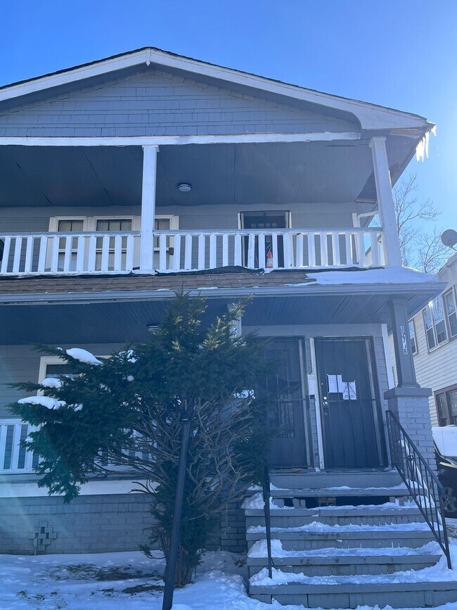 Building Photo - 12706 Iowa Ave Unit 1