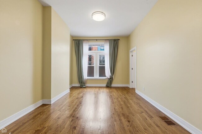 Photo - 2523 W Chicago Ave Unidad 2