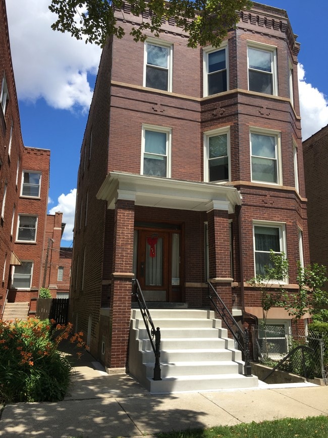 Photo - 2338 W Walton St Unit 3rd floor