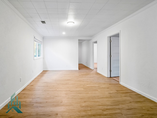 Photo - 315 SE Park Ave Unit Downstairs