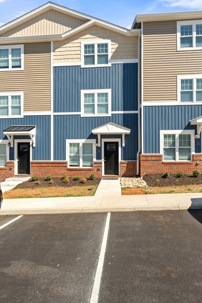 Building Photo - 1600 Wards Ferry Rd Rental