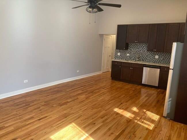 Photo - 1929 W Montrose Ave Unit 1S