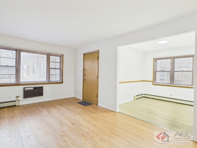 Photo - 11219 S Martin Luther King Dr Unit 2R