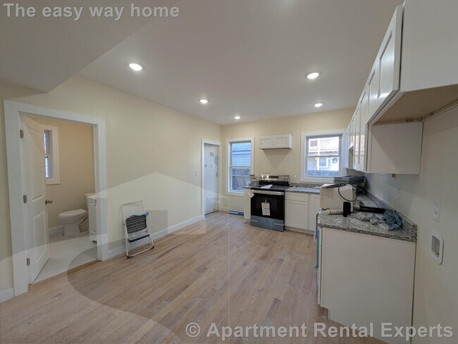 Photo - 5-7 Lowell Cir Unit #1 Unidad #1
