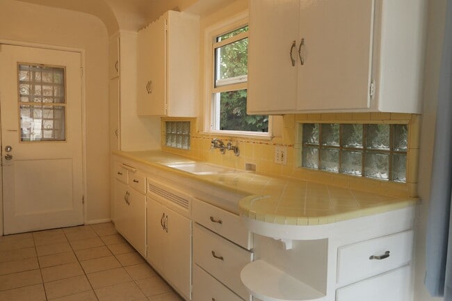 Photo - 7114RamsgateAve Unit 7114