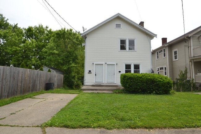 Building Photo - Big 4 bedroom Single Family Home in Cheviot