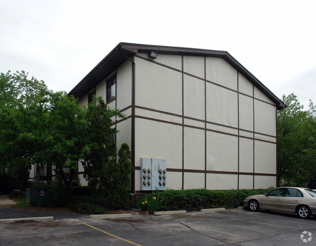 Tudor Arms Apartments - Tudor Arms