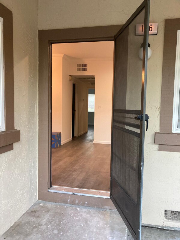 Photo - 166 Hackamore Ln