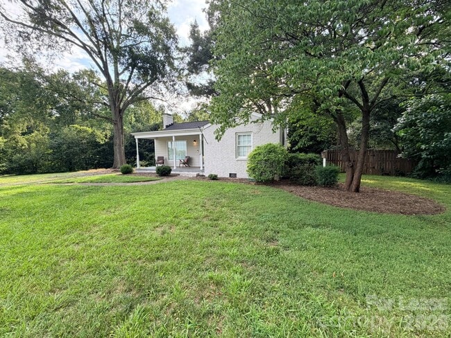 Photo - 1411 Richland Dr