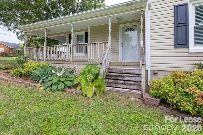 Photo - 123 E 2nd St