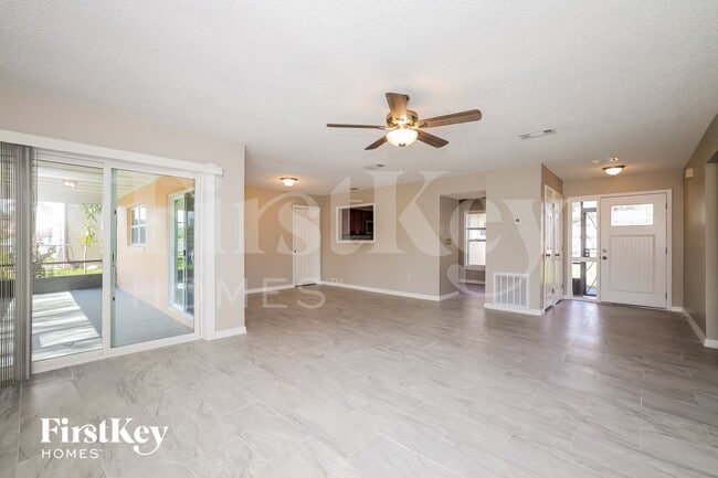 724 Dromedary Dr